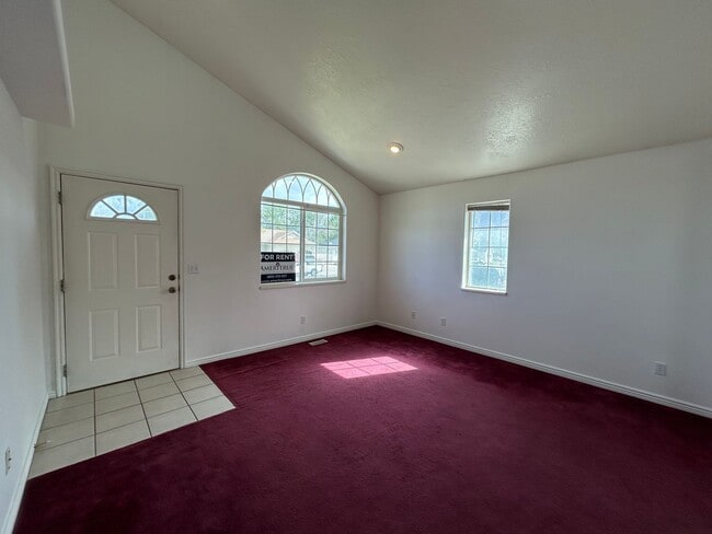 Building Photo - Carterville Duplex