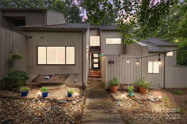 Primary Photo - 222 Riverview Terrace