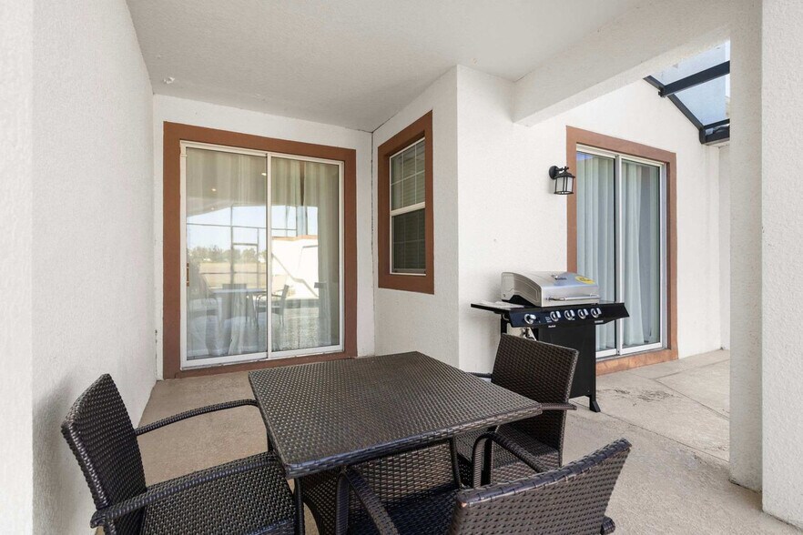 Building Photo - 8977 Stinger Dr