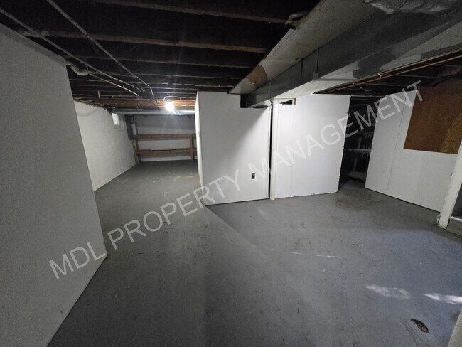 Building Photo - 414 E Haley St