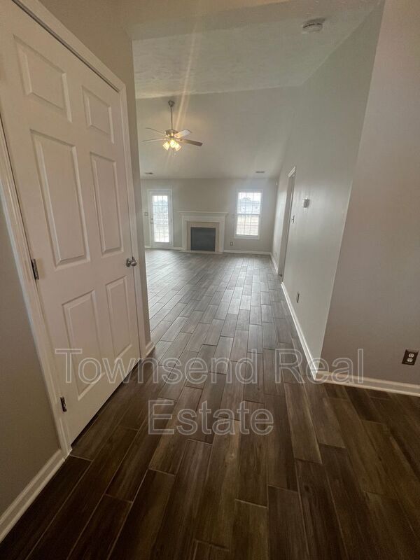 Building Photo - 376 Tennessee Walker Dr