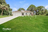 Building Photo - 3332 Rogue St