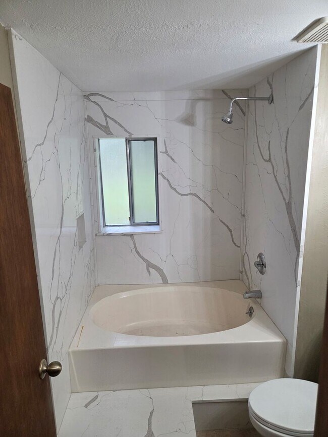 Building Photo - Spacious Covington Home with all New Appliances, Fresh Paint and Large Fenced Yard!