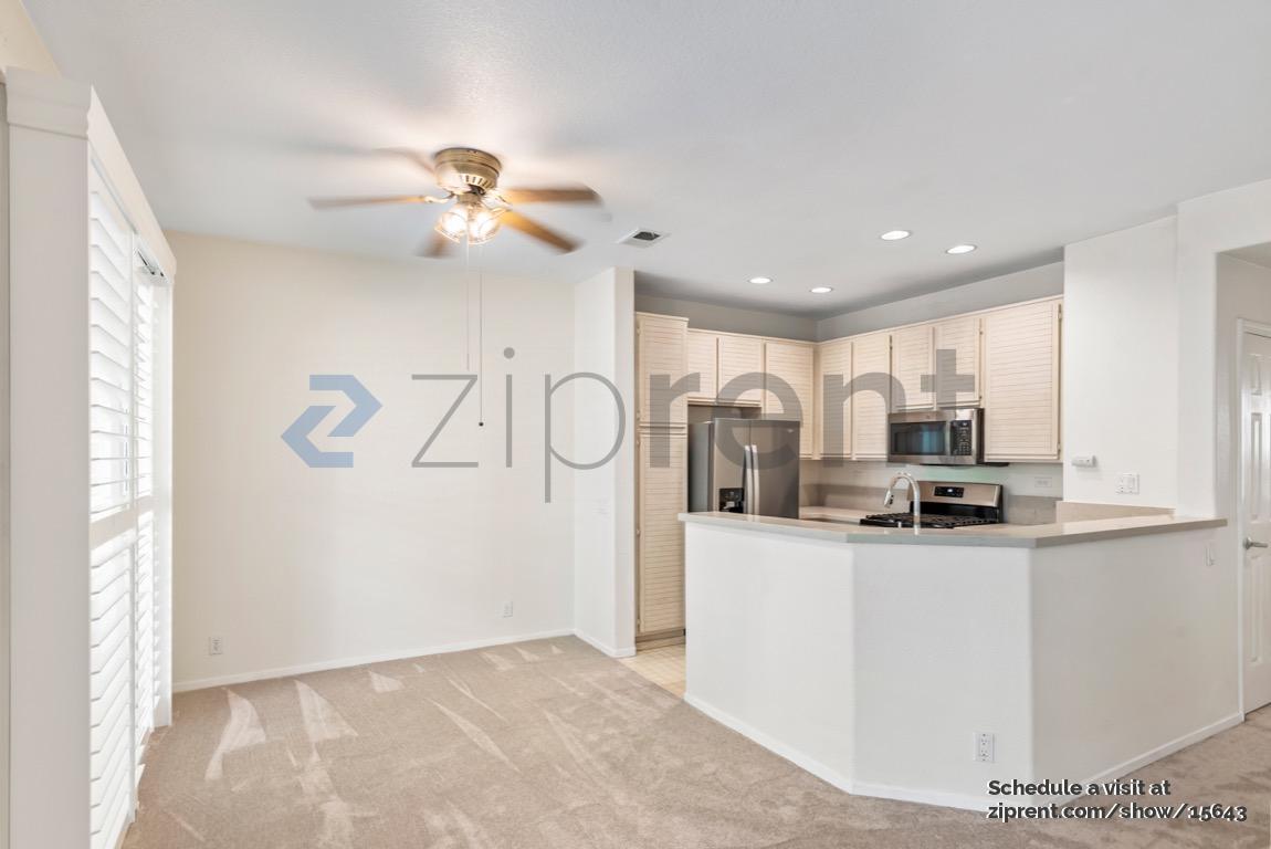 Building Photo - 425 Navaro Way