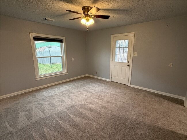 Building Photo - 38 Wellford St