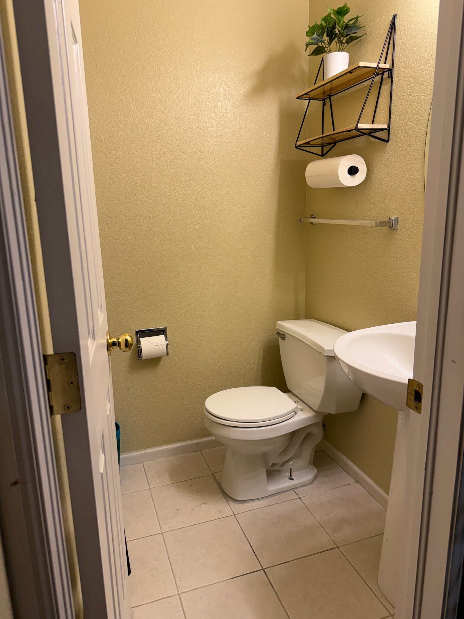 Building Photo - 2436 W 82nd Pl