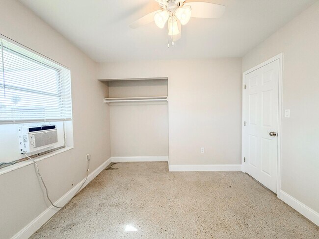 Building Photo - 703 N 25th St