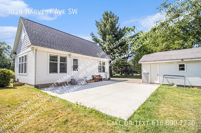 Building Photo - 3028 Harvest Ave SW