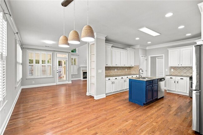 Building Photo - 3135 Carrick Rd
