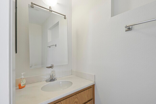 Building Photo - 40953 Inverness Way