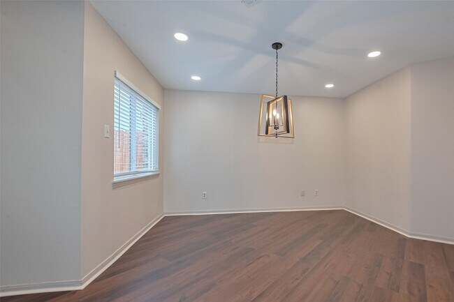 Building Photo - 1940 E Allegro St