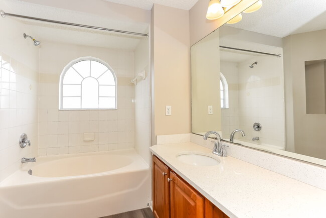 Building Photo - 3720 Arava Dr