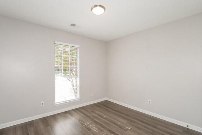 Building Photo - 2068 Heather Ridge