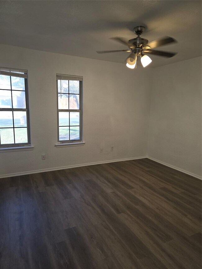 Building Photo - 9019 Texas Sun Dr