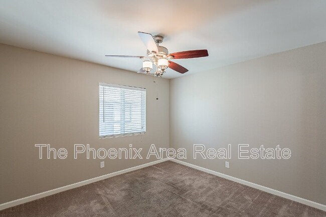 Building Photo - 700 W University Dr