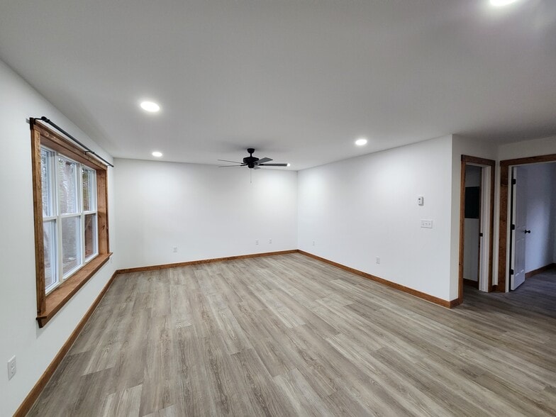 Building Photo - 153 Clark Rd