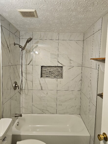 Building Photo - 14505 Farmcrest Pl