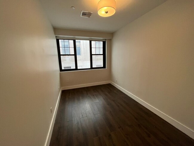 Building Photo - 20 Park St