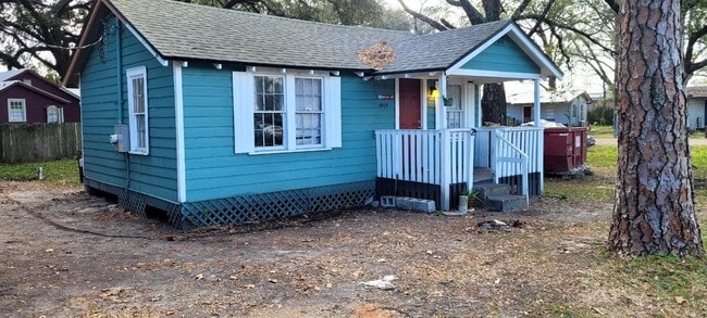 Building Photo - 4510 Hwy Ave