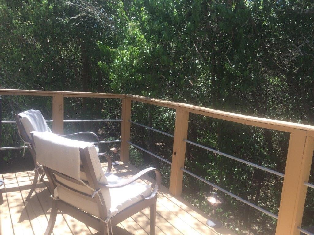 Building Photo - 9810 Lake Ridge Dr