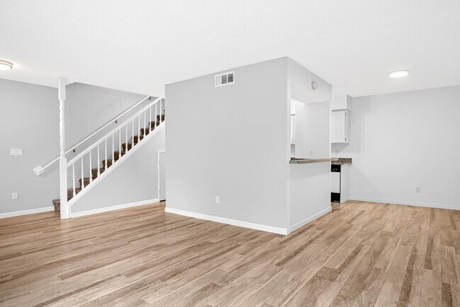 Building Photo - 165 Oddstad Dr