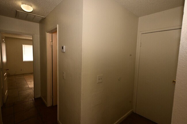 Building Photo - 2334 N Lamb Blvd