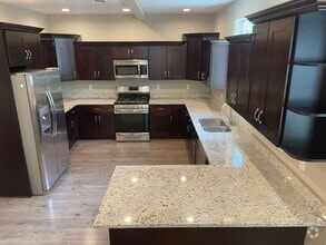 Building Photo - Shared house/Roommate