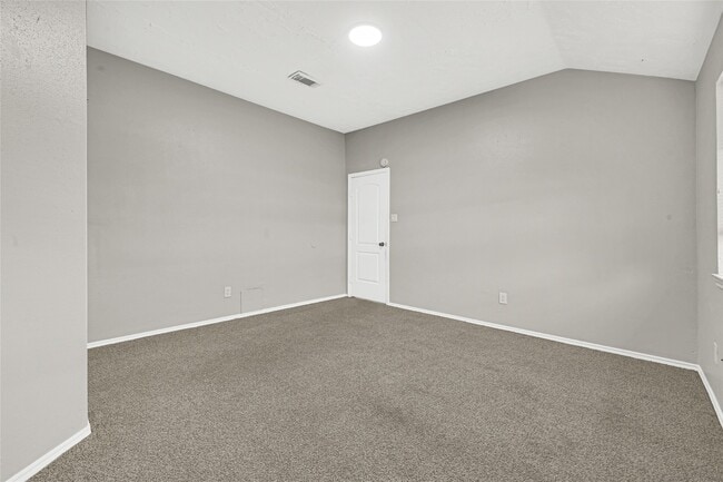 Building Photo - 6507 New World Dr