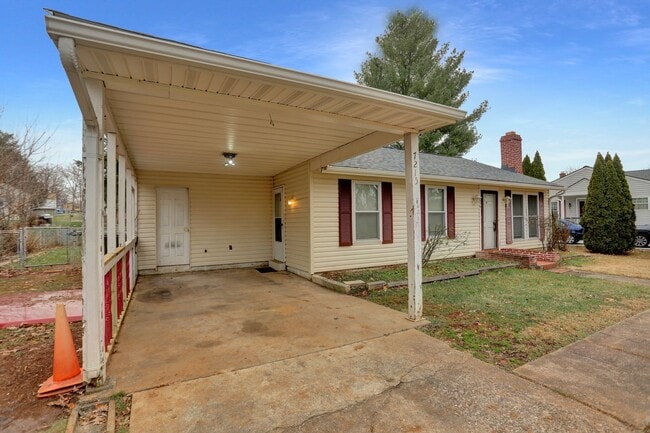 Building Photo - 7215 Johnnycake Rd