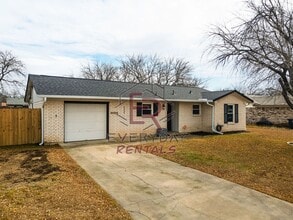 Building Photo - 1710 N 60th St