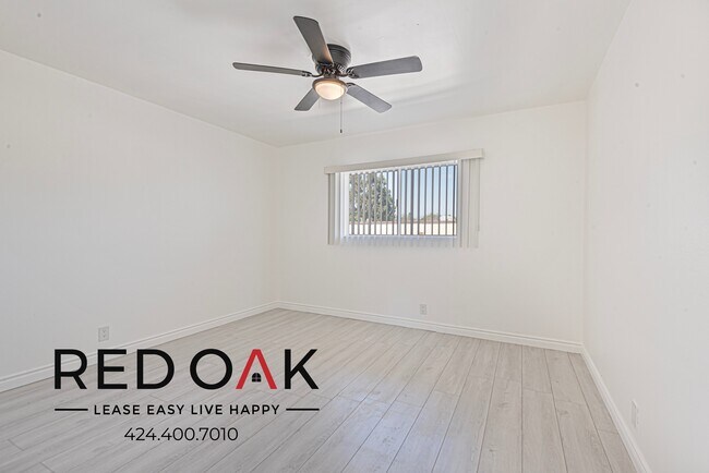 Building Photo - 7915 Vineland Ave