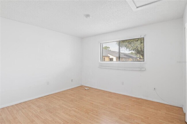 Building Photo - 920 N Lake Destiny Rd