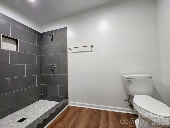 Building Photo - 5721 Dockside Dr