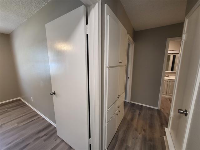 Building Photo - 2110 Redbud Ln