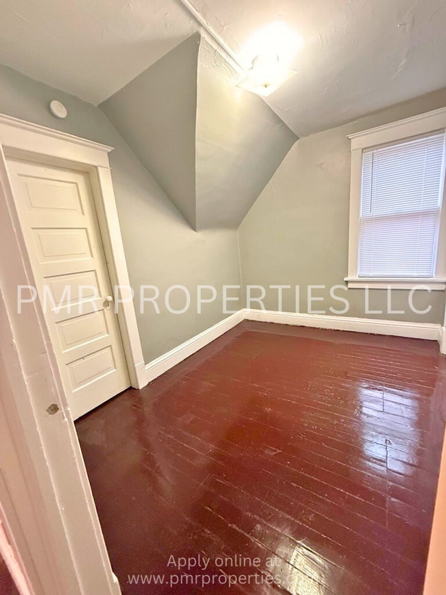 Building Photo - 2856 Bristol St