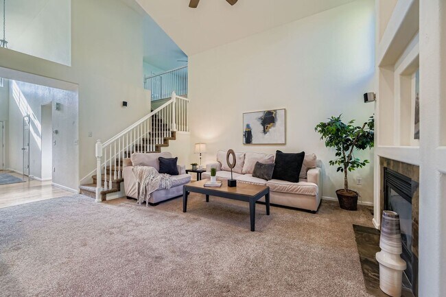 Building Photo - 5500 Clover Basin Dr