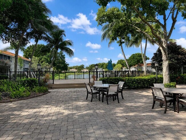 Building Photo - North Naples Condo for Rent- 2 Bedroom in Piper's Grove