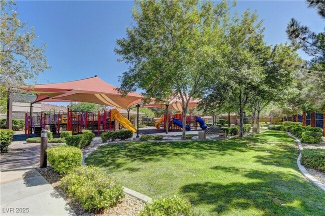 Building Photo - 236 Fairway Woods Dr