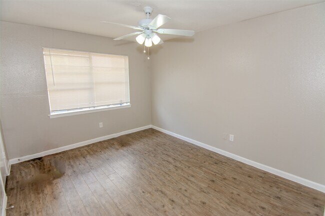 Building Photo - 1651 Northwood St