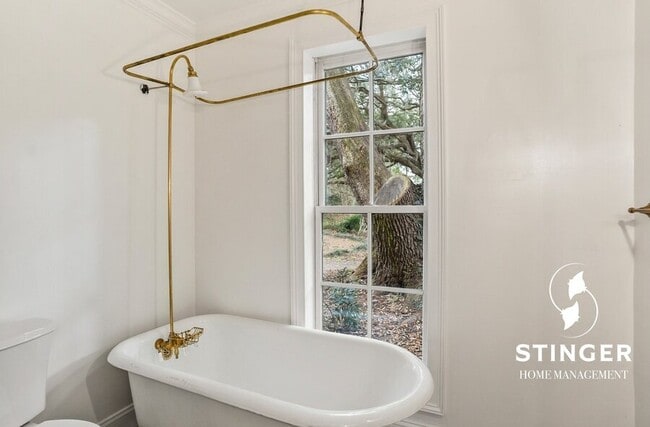 Building Photo - 38 Sundown Bend