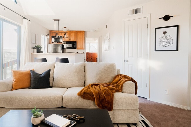 Building Photo - 6380 S Boston St