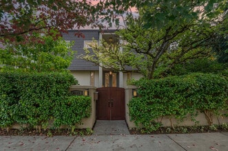Building Photo - 4115 E Galer St