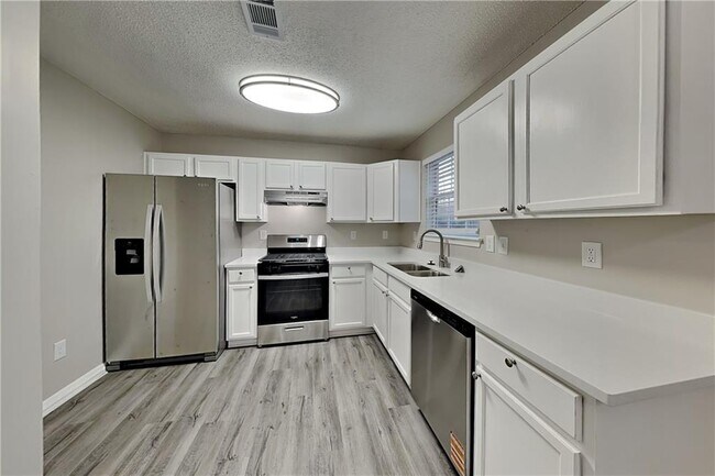 Building Photo - 3310 N Winds Trail