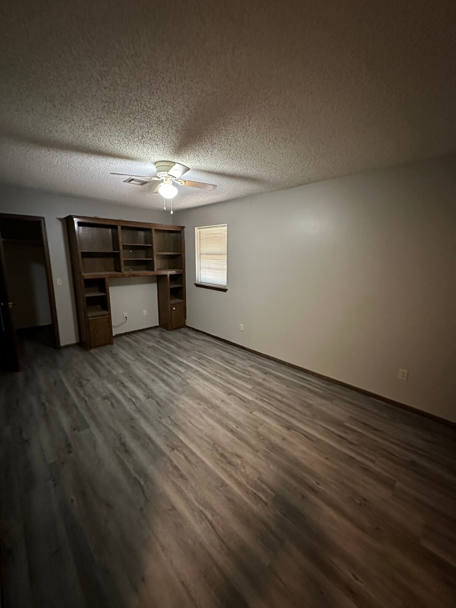 Building Photo - 301 N Morgan Dr