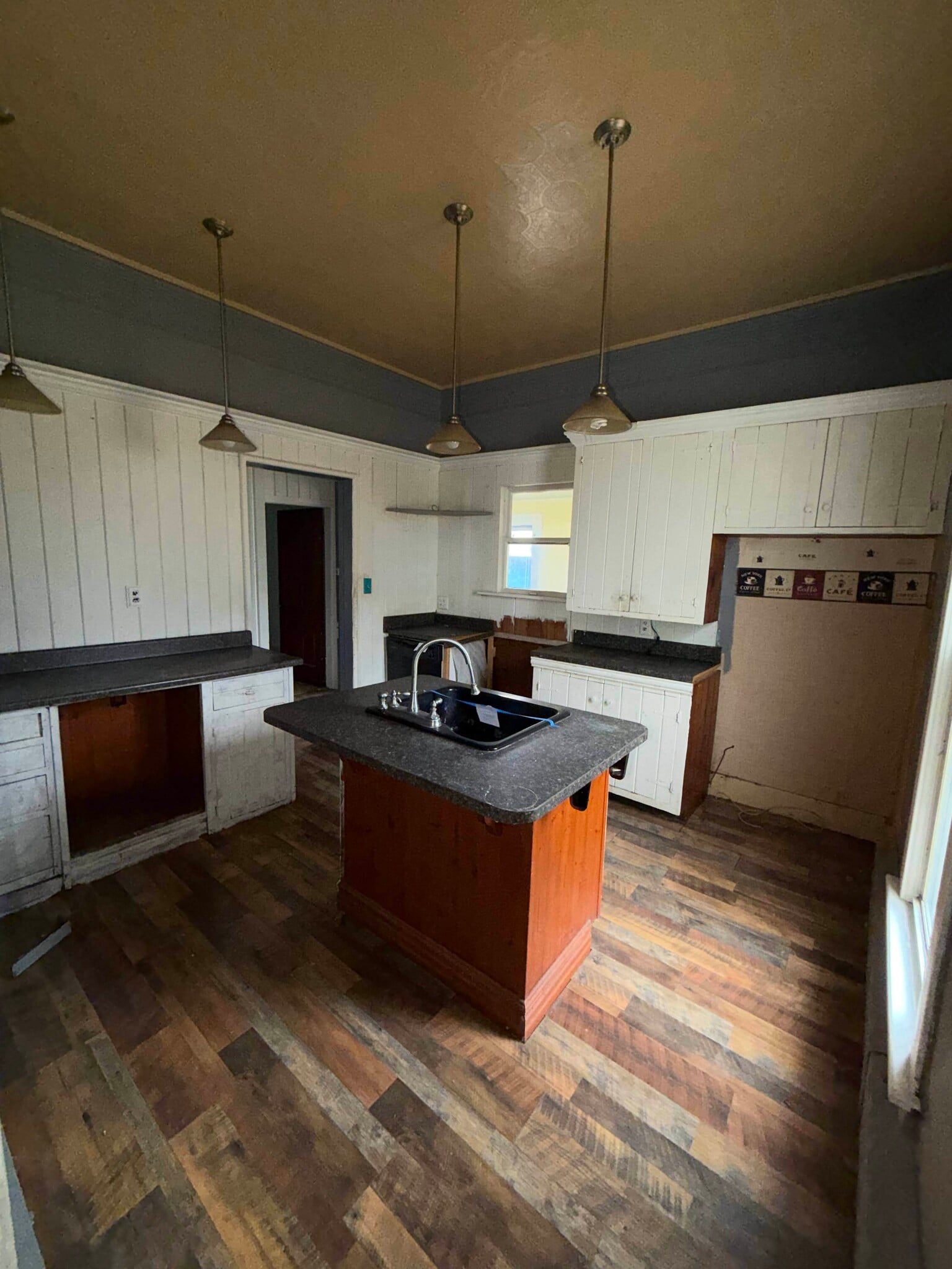 Building Photo - 504 S Seminary St