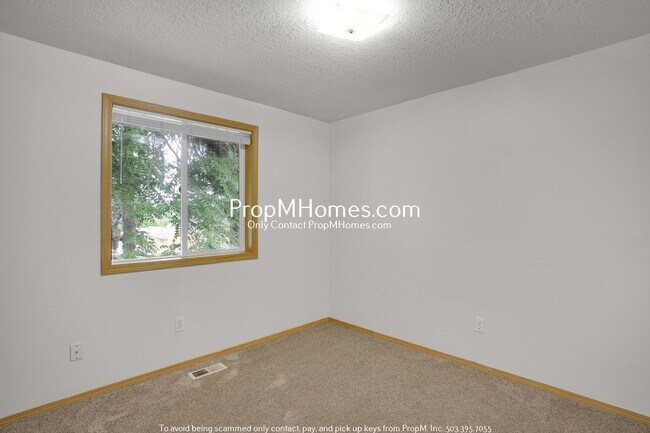 Building Photo - Spacious Updated Three Bedroom in Cully - ...