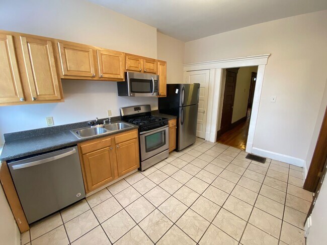 Building Photo - King Ave 252-254 SCR