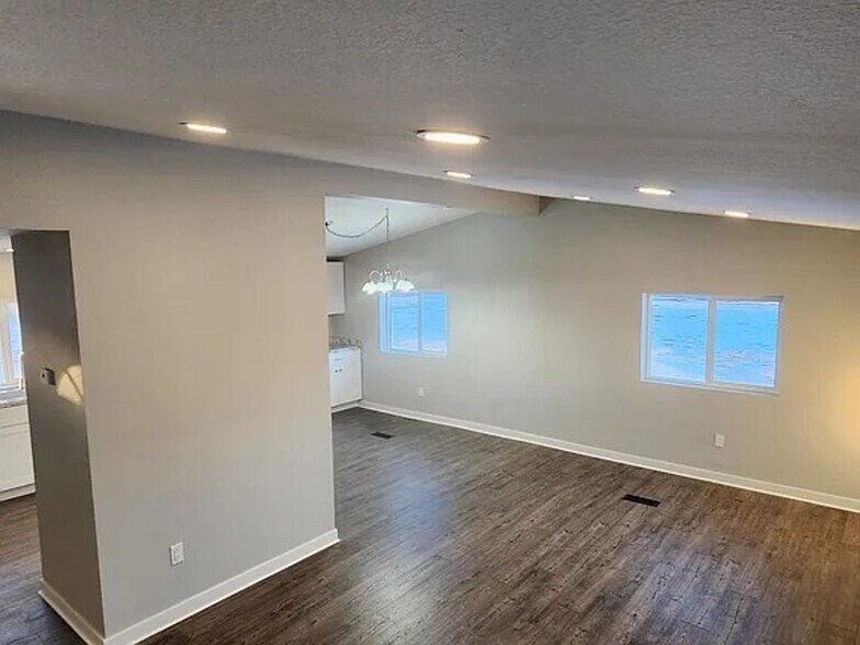 Building Photo - 8517 Co Rd