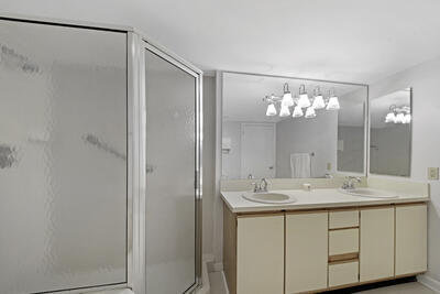 Building Photo - 105 Half Moon Cir