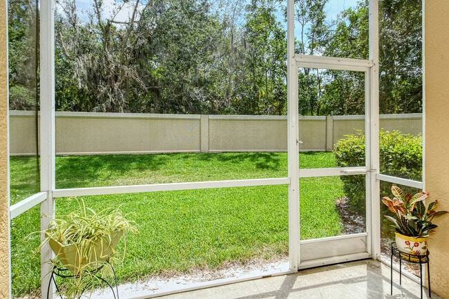 Building Photo - 3645 Parkridge Cir